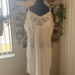 Elegant White Lace Trim Nightgown